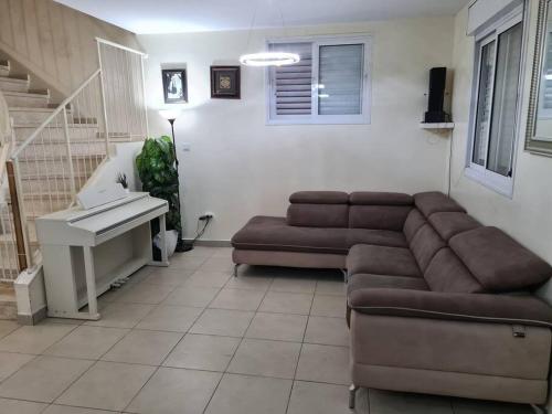 Beautiful duplex garden apt for summer vacation