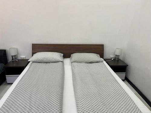 One-Bedroom Apartment image 6