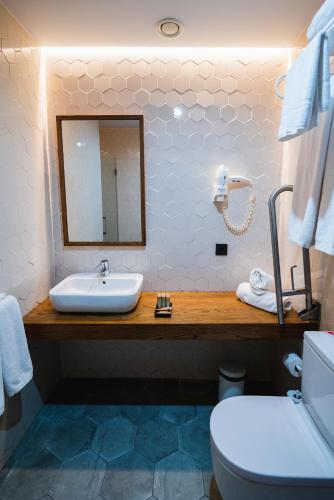 Málaga Premium Hotel - image 5