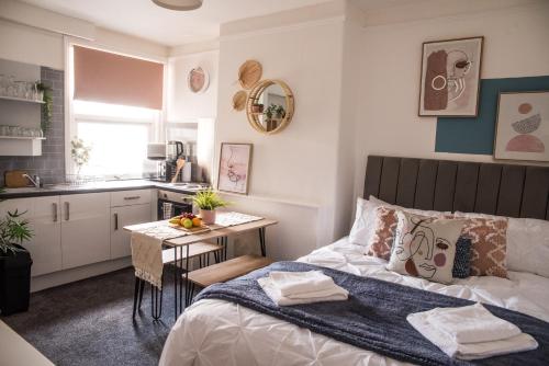 Blackpool Abode - Laguna Studio Apartment