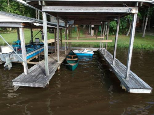 Activiteiten, Serenity - Waterfront 3 Bed, 2 Bath, Water Toys, EV Charger in South Hill