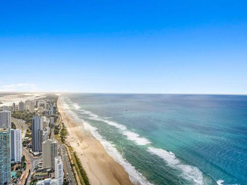 Surfers Paradise New Beachfront 2&3 BED APT