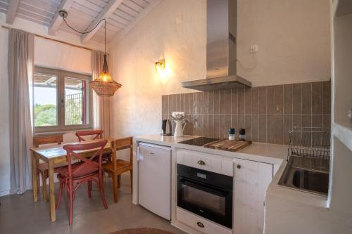 ห้องครัว, Nomade Melides Eco Lodge in เมลิเดส