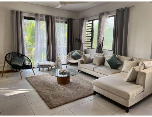 Elegant 3 Bedrooms Haven near Grand-Baie Beach & Center in Pereybere