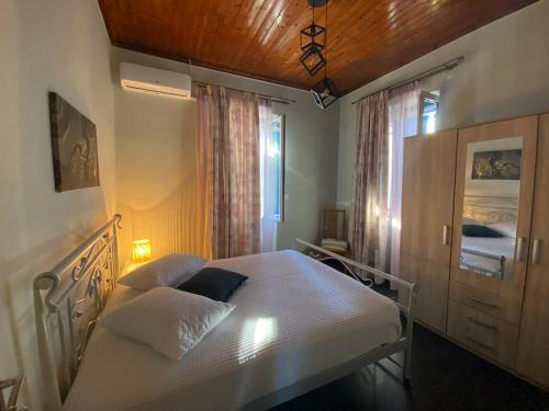 2 bedrooms, 3 beds