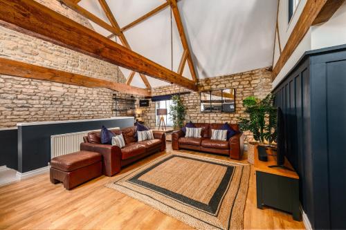 Luxury town centre loft apartment in converted Granary - Apartment - Stamford