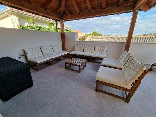 Villa with Garden View
