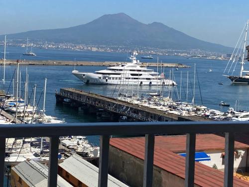 Appartamento FRONTE MARE ARIA 'e MARE -50mt FROM CAPRI FERRY