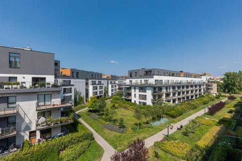 Sarmacka Apartment with Balcony Warsaw Wilanów by Noclegi Renters - image 2