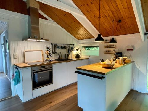 Ferienhaus Kleine Auszeit in der Natur mit Kamin, Yogamatten, schöne Küche – khách sạn tại Rinteln