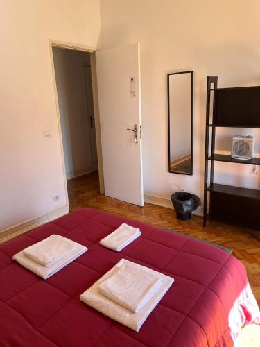 Alvalade II Airport Guest House - image 4