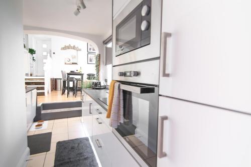 Luxury Bumblebee Cottage Frome Longleat Aqua Sana Bath DOG FREEndly in โฟรมี