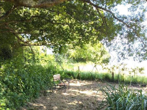 Idyllic Shepherds Hut glorious views to South Downs 'Perch' in Uckfield