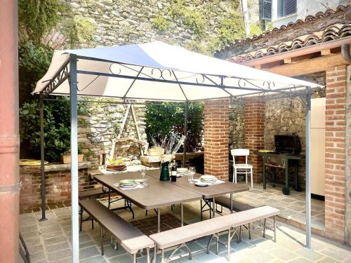 Iekārtas, Casa con giardino monferrato Il Fienile in Grognardo