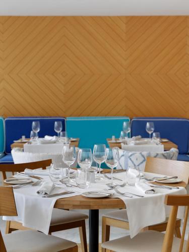 Boutique Hotel H10 Blue Mar - Adults Only - image 12