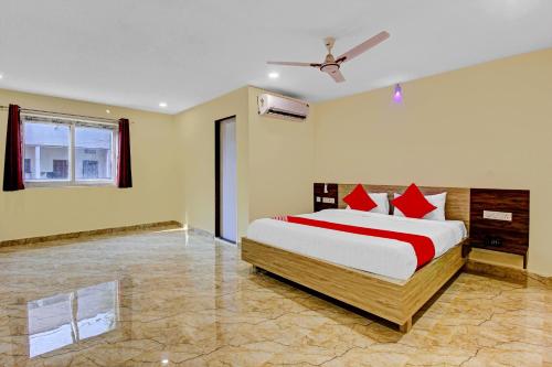 OYO Ab7 Residency Near Miraj Cinemas - Shalini Shivani