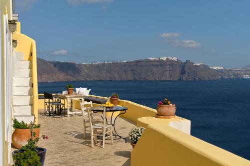 Ilivatos - Elegant Villa on the Caldera's Edge, Ia