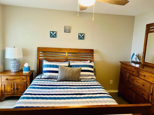 Newly renovated Loon Bay Escape in Gun Barrel City, USA