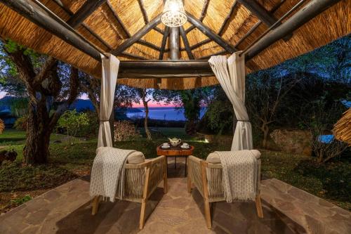 设施服务, 犀鸟旅馆 (Hornbill Lodge) in 卡里巴