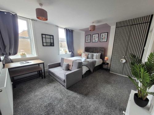 Blackpool Abode - Sunny Suite Apartment