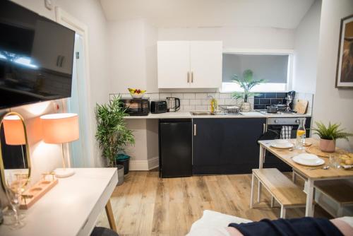 Blackpool Abode - Pebbles Studio Apartment