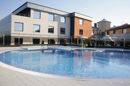 Cosmopolitan Hotel & Wellness - image 10