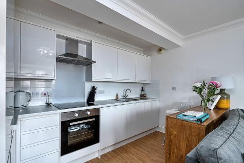 Superior Apartment image 8