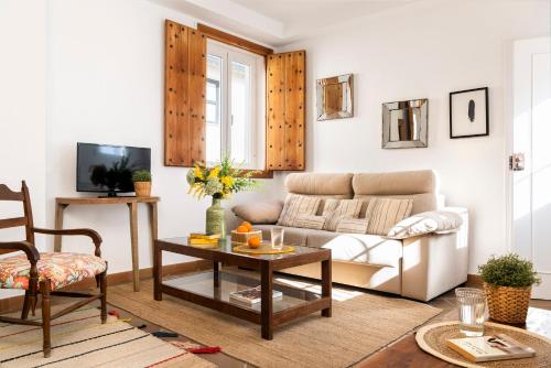 One-Bedroom Apartment image 1