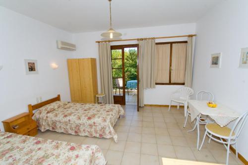  Nikolaos Kapolos Apartments in Loutra Edipsou