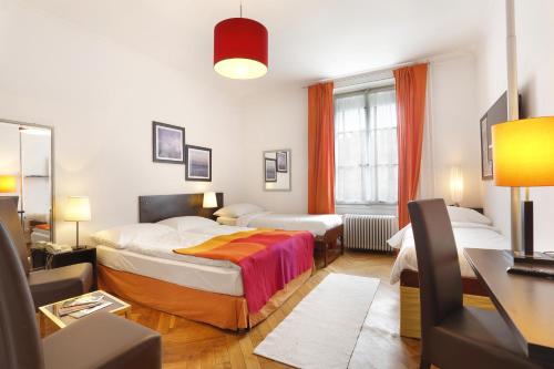 Quadruple Room image 4