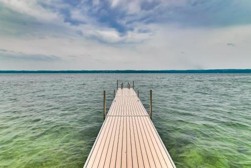 . Lakefront Canandaigua Home w/ Dock & Kayak!