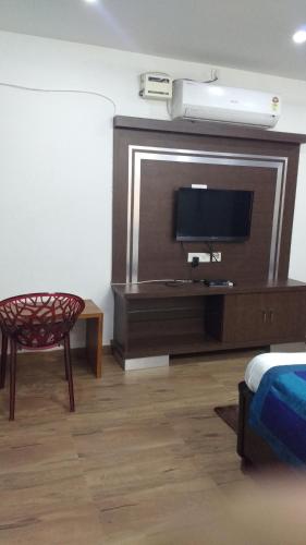 Hitech Shilparamam Guest House