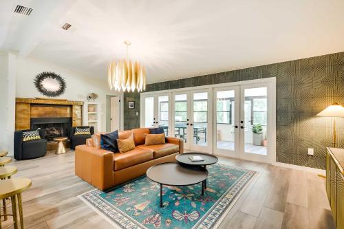 Chateau Relaxo Homosassa Riverfront Cottage! in Homosassa, USA