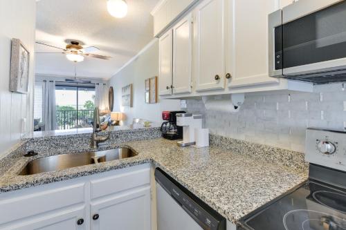 Less Than 1 Mi to Beach Hilton Head Island Condo with Pool! detail