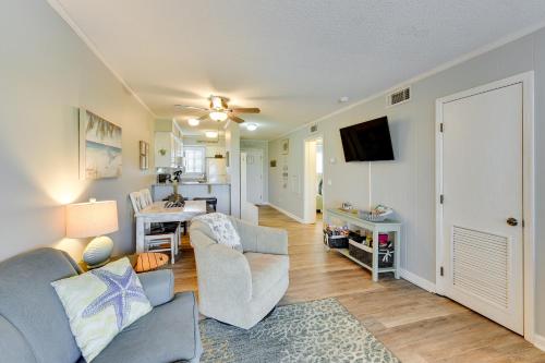 Less Than 1 Mi to Beach Hilton Head Island Condo with Pool! detail