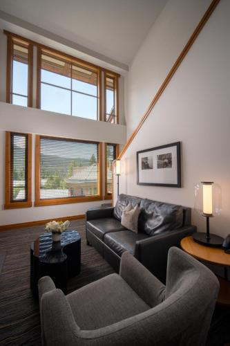 Nita Lake Lodge