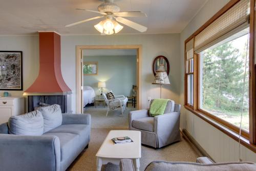 Pelican Lake Cabin: Private Beach + Scenic Sunsets in Breezy Point (MN)