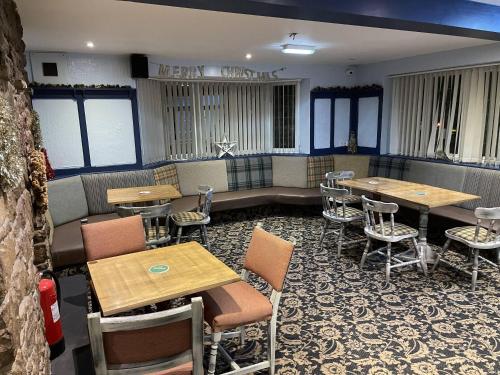Bull Hotel - image 2