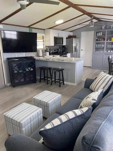 Moonlite Retreat- Waterfront home in Welaka, Florida in Welaka, USA