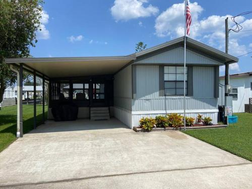 Moonlite Retreat- Waterfront home in Welaka, Florida in Welaka, USA