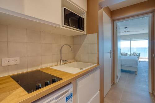 Roc Hotel - image 2