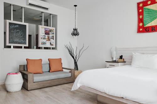 476743245 Bungalow Hotel