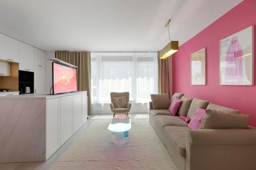 LAM Pink - JACUZZI - AC - PS4, Bratislava (Foto 3)