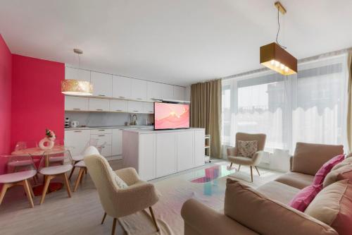 LAM Pink - JACUZZI - AC - PS4, Bratislava (Foto 6)