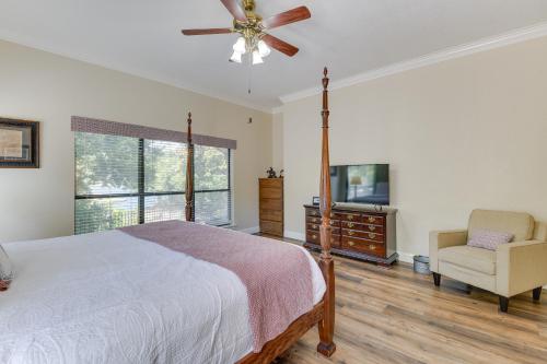 Waterfront Granbury Home with 3 Decks and Lake Access! - image 10
