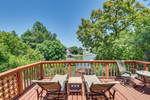 Waterfront Granbury Home with 3 Decks and Lake Access! - image 12