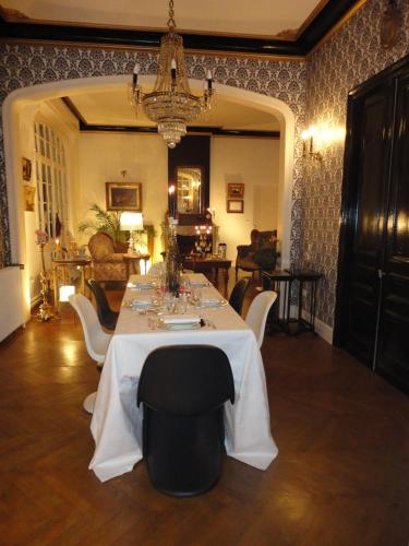Banketu zāle, Manoir le Louis XXI in Masnieres