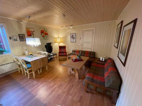 Kjerkgata 6 - midt i Røros sentrum - Apartment - Røros