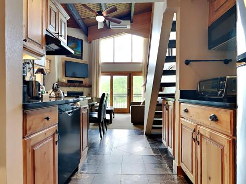 Timberline Condominium Studio Loft Unit 317 - image 12