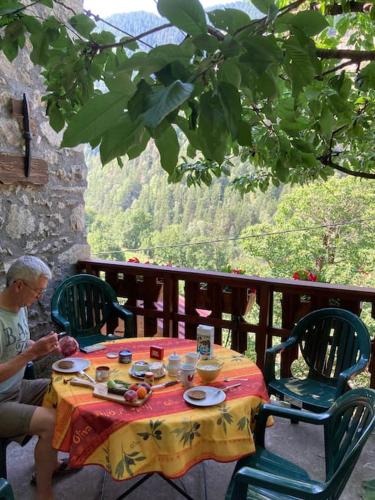 Rustikales Haus im Naturparadies Rustikales Haus im Naturparadies